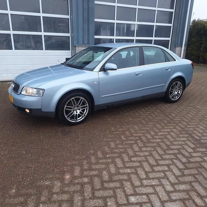 Occasion Audi A4 Exclusive 131 PK (96 kW) 2002 Blauw Sedan