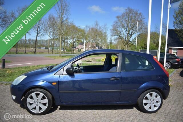 Blauw Gebruikt 2004 Ford Fiesta Futura Hatchback | € 999 (Goede deal) - Afbeelding 1/4