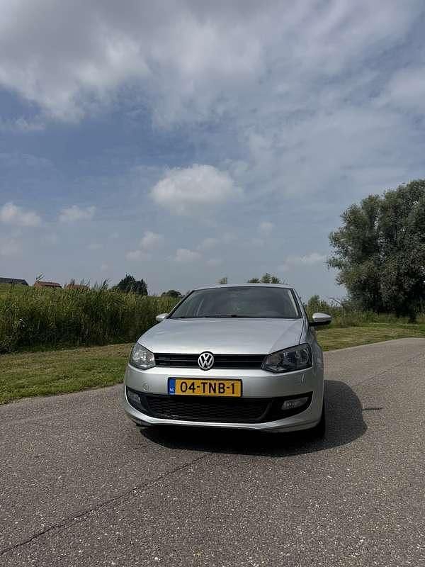 Gebruikt 2012 VW Polo Comfortline Sedan | € 2.750 (Goede deal) - Afbeelding 1/4