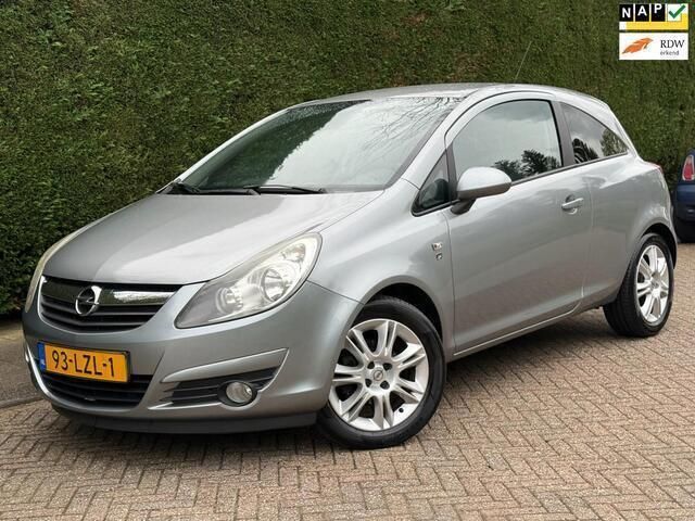 Grijs Gebruikt 2010 Opel Corsa Edition Hatchback | € 2.150 (Goede deal) - Afbeelding 1/4