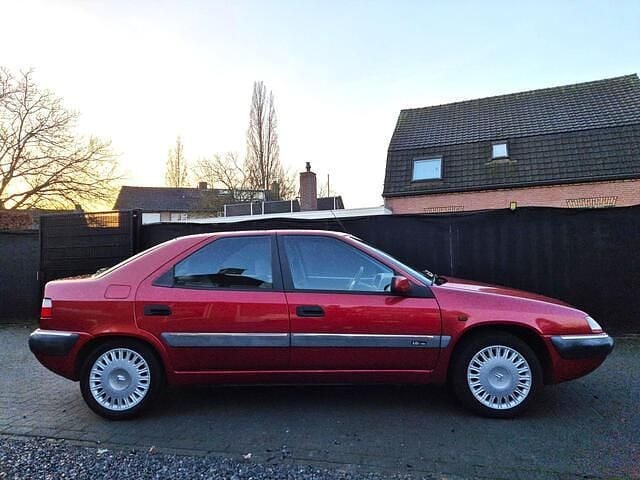 Occasion Citroën Xantia 110 PK (80 kW) 1998 Rood Hatchback
