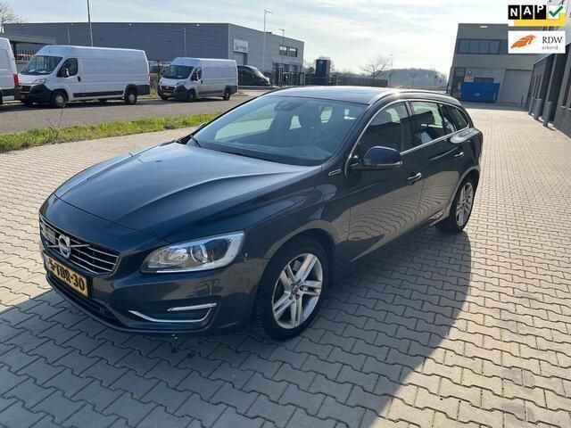 Grijs Gebruikt 2013 Volvo V60 Summum Stationwagen | € 4.950 (Duur) - Afbeelding 1/4