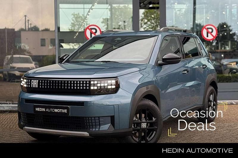 Blauw Occasion 2025 Fiat Grande Panda Icon Hatchback | € 22.995 (Super prijs) - Afbeelding 1/3