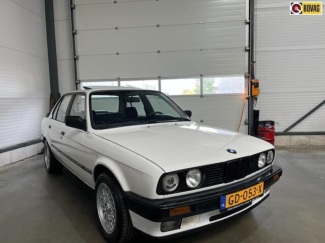 Wit Gebruikt 1988 BMW 320 Sedan | € 10.950 - Afbeelding 1/4