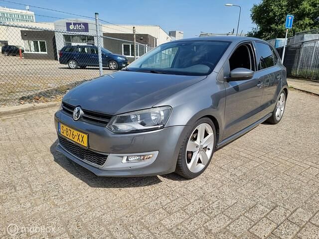 Grijs Gebruikt 2010 VW Polo Highline Hatchback | € 6.950 (Eerlijke prijs) - Afbeelding 1/4
