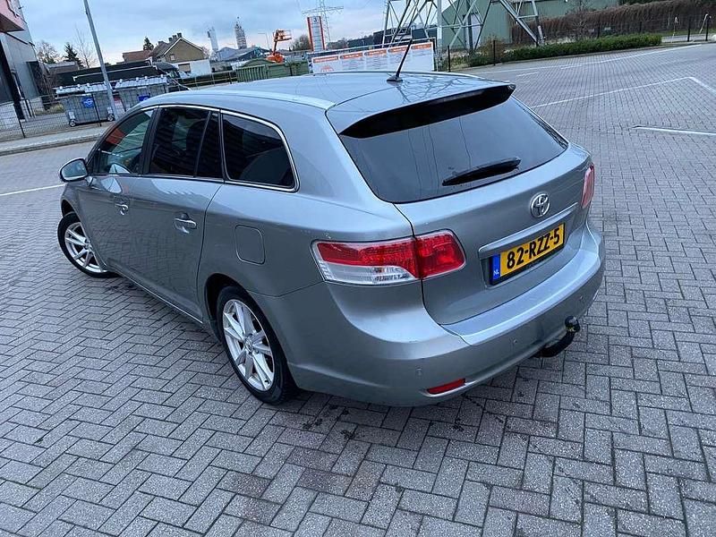 Occasion Toyota Avensis Business Edition 147 PK (108 kW) 2011 Zilver Stationwagen