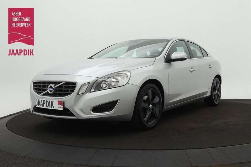 Grijs Gebruikt 2011 Volvo S60 Momentum Sedan | € 10.444 (Eerlijke prijs) - Afbeelding 1/3