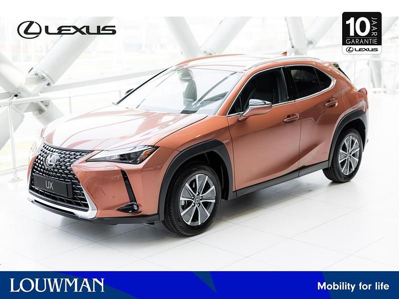 Sonic copper (licht roze metallic) Gebruikt 2024 Lexus UX 300e Luxury Line SUV | € 43.600 - Afbeelding 1/3