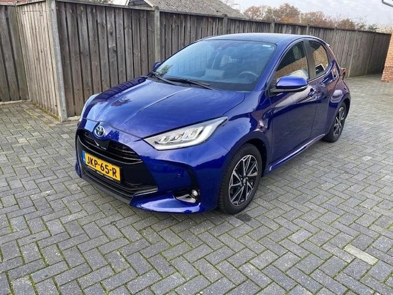 Blauw Gebruikt 2023 Toyota Yaris Hatchback | € 21.000 (Eerlijke prijs) - Afbeelding 1/4