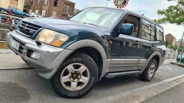 Blauw Gebruikt 2005 Mitsubishi Pajero SUV | € 4.200 (Goede deal) - Afbeelding 1/4