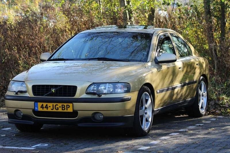 Occasion Volvo S60 250 PK (183 kW) 2002 Geel Sedan
