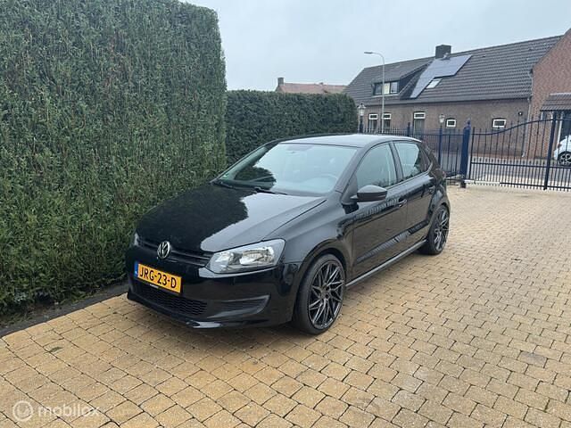Zwart Occasion 2010 VW Polo Hatchback | € 5.749 (Iets duurder) - Afbeelding 1/4