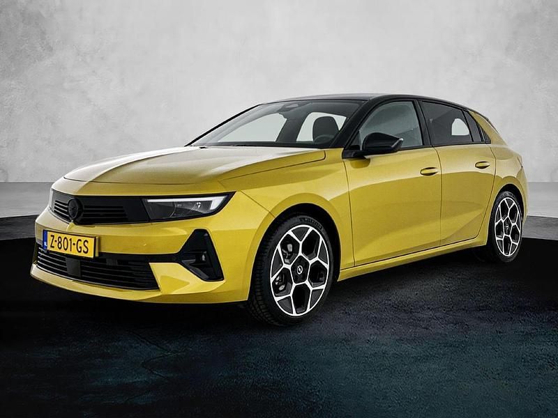 Geel Gebruikt 2024 Opel Astra Hatchback | € 26.695 (Eerlijke prijs) - Afbeelding 1/1