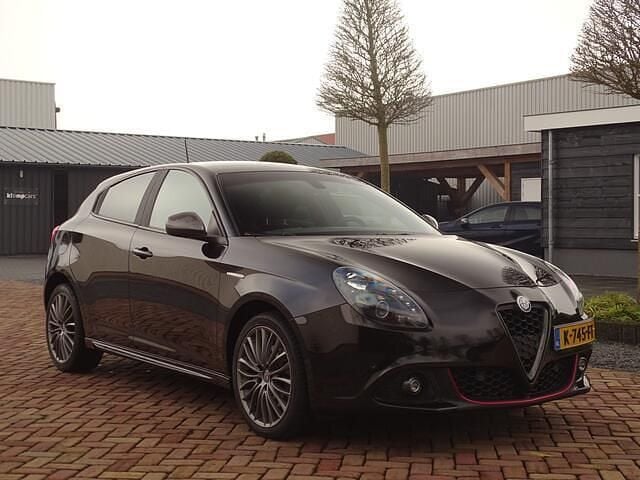 Occasion Alfa Romeo Giulietta Super 150 PK (110 kW) 2016 Zwart Hatchback