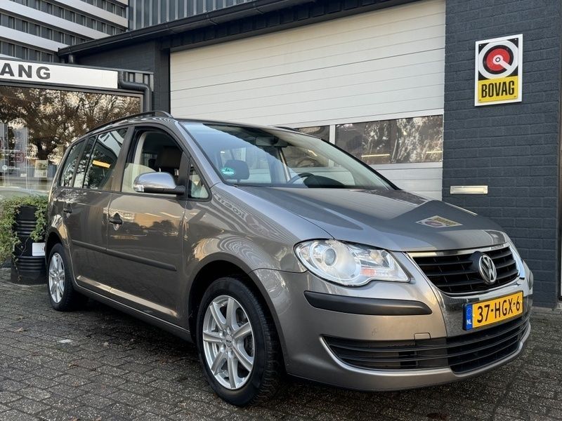 Grijs Gebruikt 2008 VW Touran MPV | € 4.999 (Iets duurder) - Afbeelding 1/4