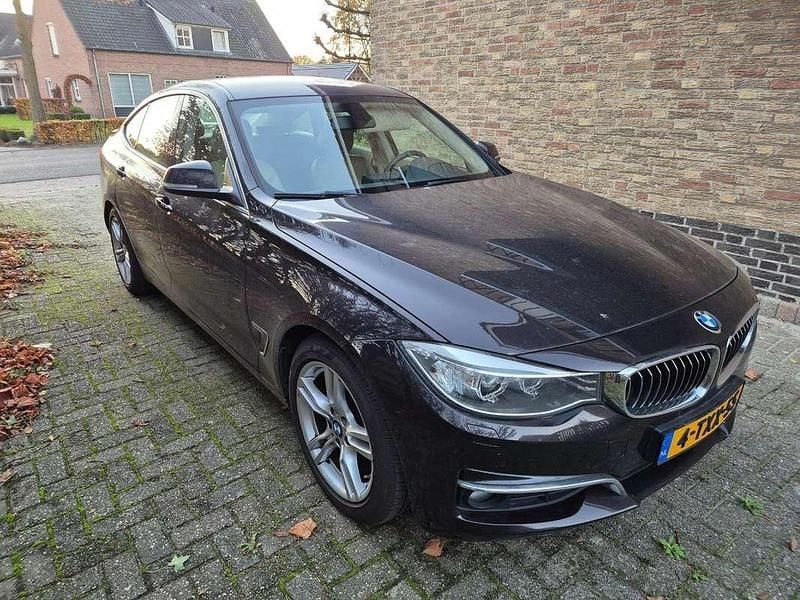Bruin Gebruikt 2014 BMW 320 Executive Sedan | € 12.000 (Super prijs) - Afbeelding 1/4