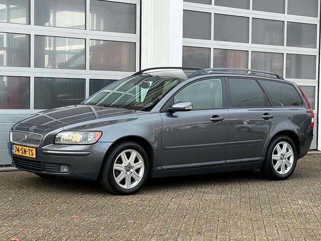 Grijs Gebruikt 2006 Volvo V50 Stationwagen | € 1.945 (Eerlijke prijs) - Afbeelding 1/4