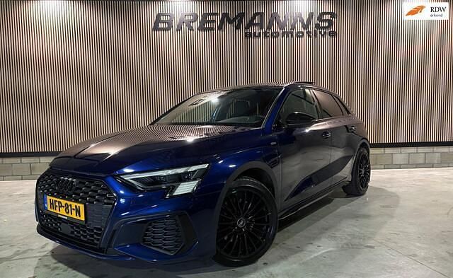 Blauw Gebruikt 2020 Audi A3 Sportback Business Hatchback | € 28.950 - Afbeelding 1/4