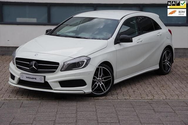Wit Gebruikt 2013 Mercedes A250 Prestige Hatchback | € 14.950 (Goede deal) - Afbeelding 1/4