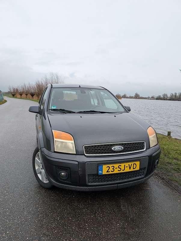 Occasion Ford Fusion Futura 101 PK (74 kW) 2006 Grijs MPV