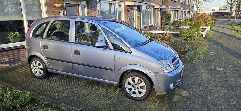 Occasion Opel Meriva 101 PK (74 kW) 2005 Grijs MPV