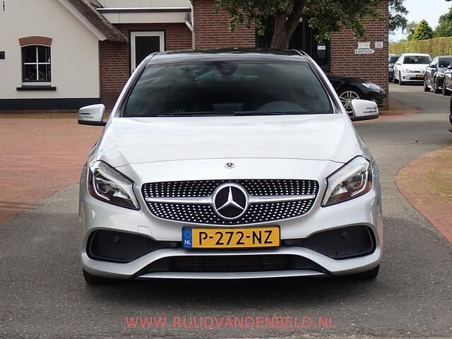Occasion Mercedes A180 Business 123 PK (90 kW) 2018 Grijs Hatchback
