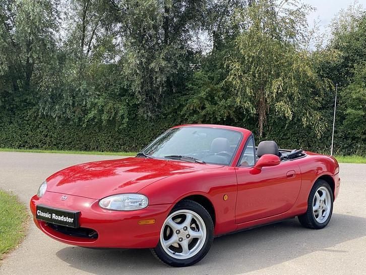 Rood Occasion 1998 Mazda MX5 Cabriolet | € 6.950 - Afbeelding 1/4
