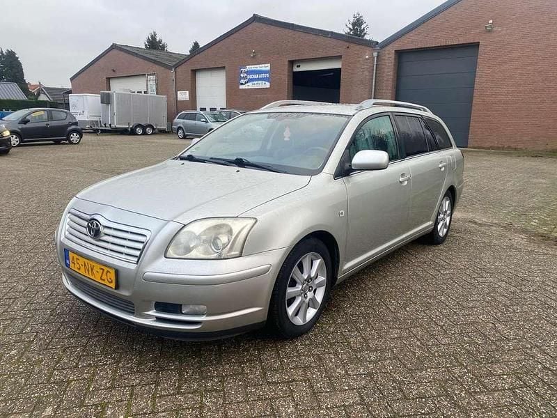 Grijs Gebruikt 2003 Toyota Avensis Luna Stationwagen | € 2.700 (Eerlijke prijs) - Afbeelding 1/4