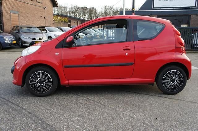 Occasion Peugeot 107 68 PK (50 kW) 2006 Rood Hatchback