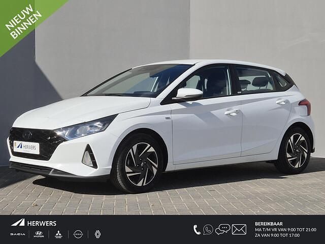 Polar white solid Gebruikt 2021 Hyundai i20 Premium Hatchback | € 18.885 (Eerlijke prijs) - Afbeelding 1/4