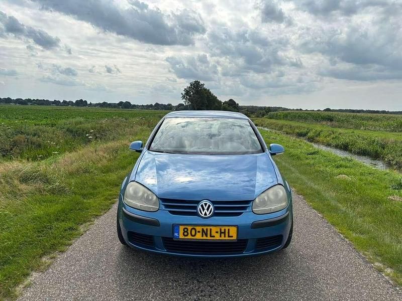 Blauw Gebruikt 2003 VW Golf IV Trendline Hatchback | € 1.250 (Eerlijke prijs) - Afbeelding 1/4