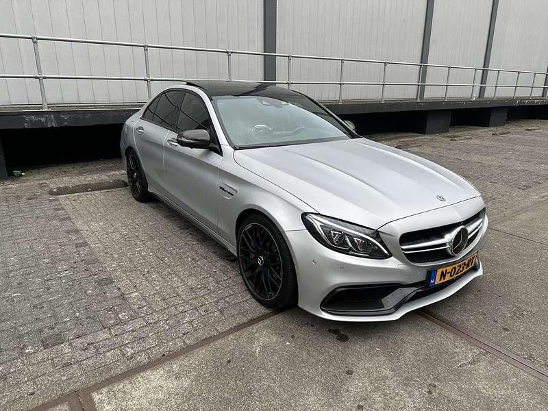 Grijs Occasion 2015 Mercedes C63 AMG AMG Sedan | € 51.499 (Duur) - Afbeelding 1/4