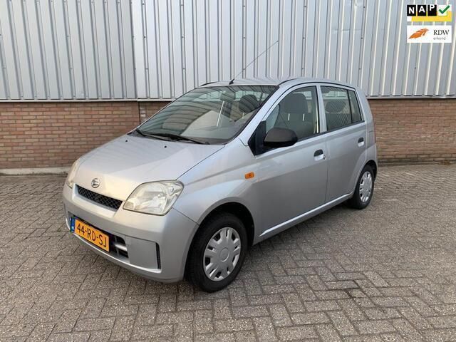 Grijs Gebruikt 2005 Daihatsu Cuore Hatchback | € 2.750 (Eerlijke prijs) - Afbeelding 1/4