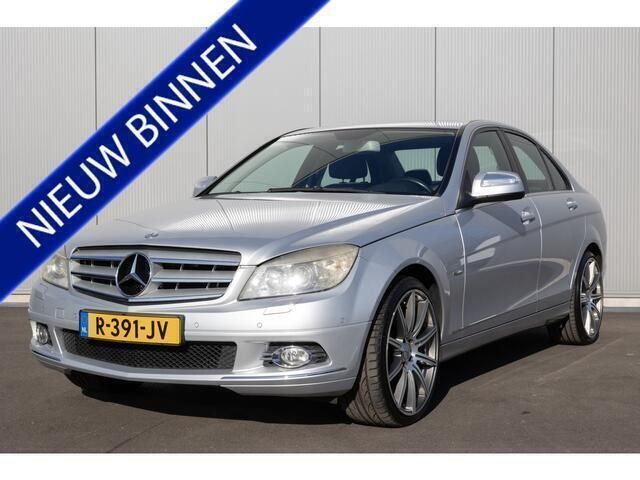 Grijs Gebruikt 2007 Mercedes C280 Avantgarde Sedan | € 9.499 (Eerlijke prijs) - Afbeelding 1/4