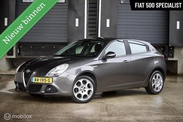 Grijs Gebruikt 2011 Alfa Romeo Giulietta Distinctive Hatchback | € 6.495 (Goede deal) - Afbeelding 1/4