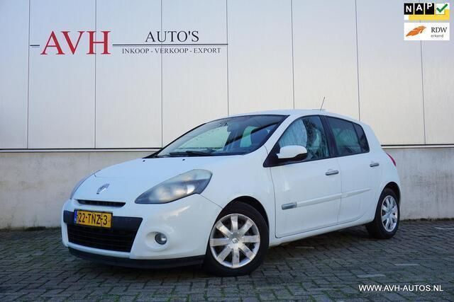 Wit Gebruikt 2012 Renault Clio IV Authentique Hatchback | € 2.950 (Eerlijke prijs) - Afbeelding 1/4