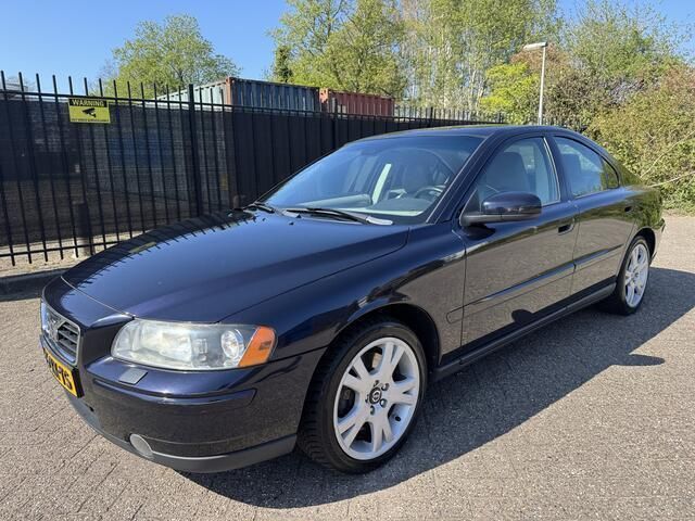 Blauw Gebruikt 2007 Volvo S60 Sedan | € 3.950 (Eerlijke prijs) - Afbeelding 1/4