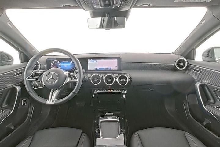 Occasion Mercedes A250 Advanced 163 PK (119 kW) 2025 Zwart Hatchback