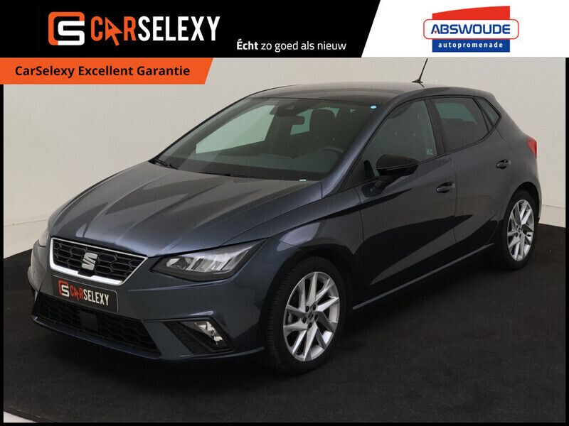 Grijs Gebruikt 2024 Seat Ibiza FR Hatchback | € 22.795 (Duur) - Afbeelding 1/4