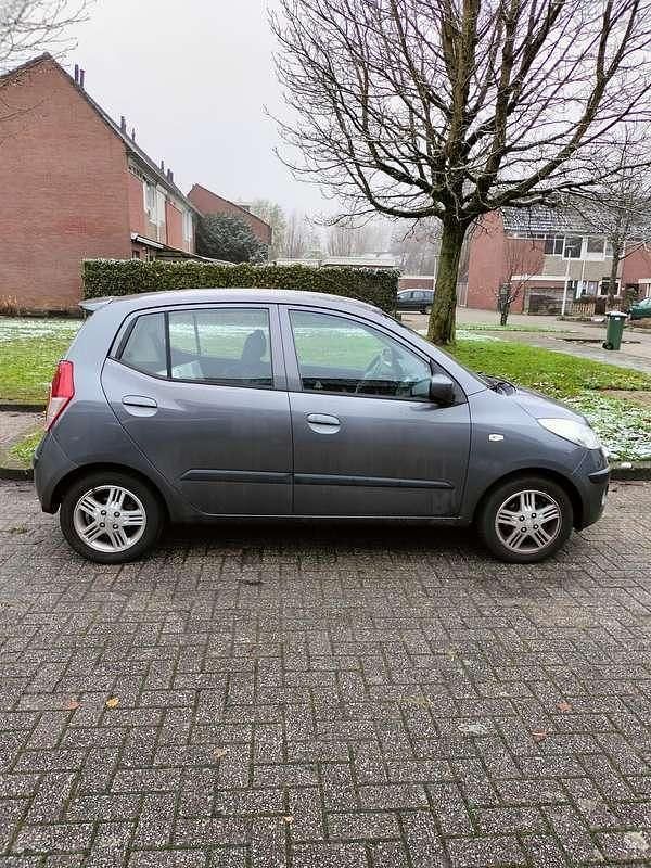 Grijs Gebruikt 2008 Hyundai i10 Hatchback | € 2.449 (Eerlijke prijs) - Afbeelding 1/4
