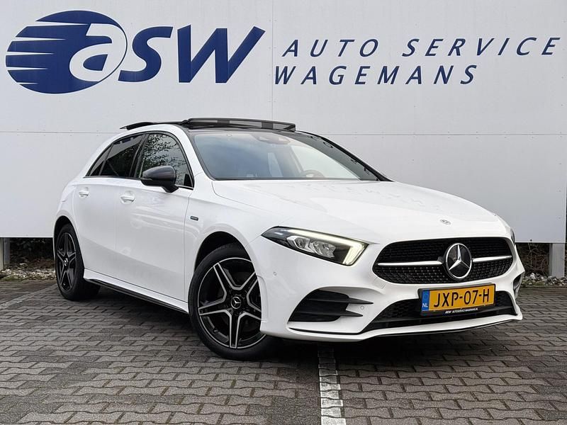 Occasion Mercedes A250 Business 218 PK (160 kW) 2020 Wit Hatchback