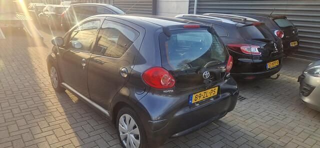 Occasion Toyota Aygo 68 PK (50 kW) 2008 Grijs Hatchback