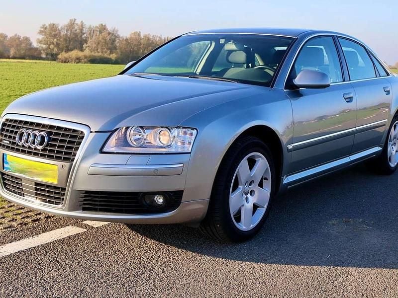 Grijs Gebruikt 2005 Audi A8 Sedan | € 11.500 - Afbeelding 1/4