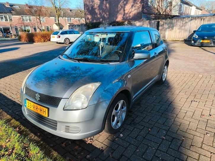 Occasion 2005 Suzuki Swift | € 1.450 (Goede deal) - Afbeelding 1/4