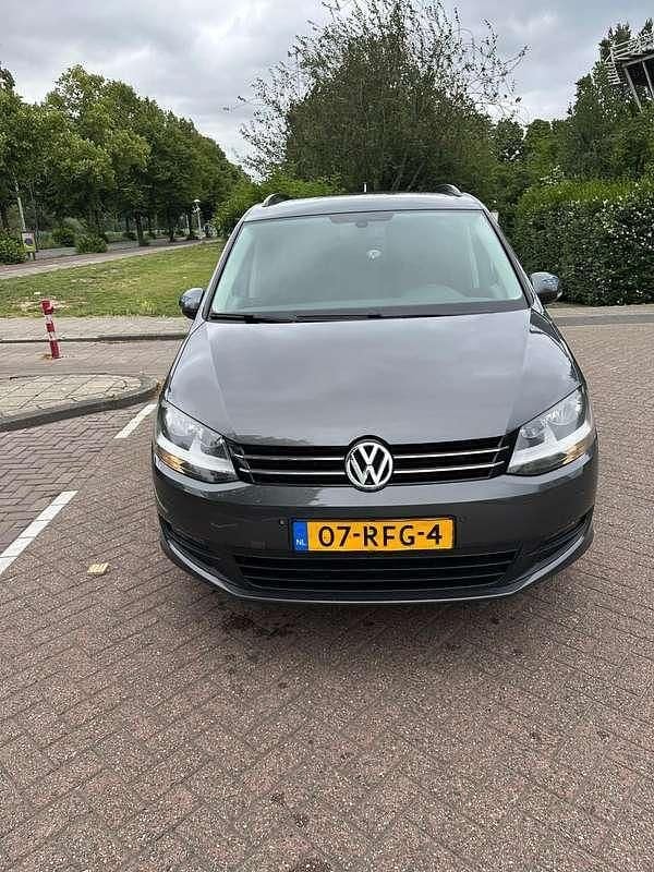 Grijs Gebruikt 2011 VW Sharan Comfortline MPV | € 12.500 (Eerlijke prijs) - Afbeelding 1/4