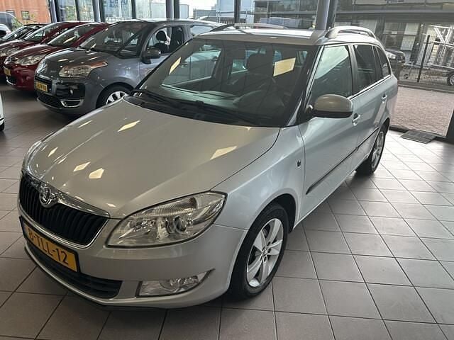 Grijs Gebruikt 2014 Skoda Fabia Drive Stationwagen | € 4.950 (Goede deal) - Afbeelding 1/3