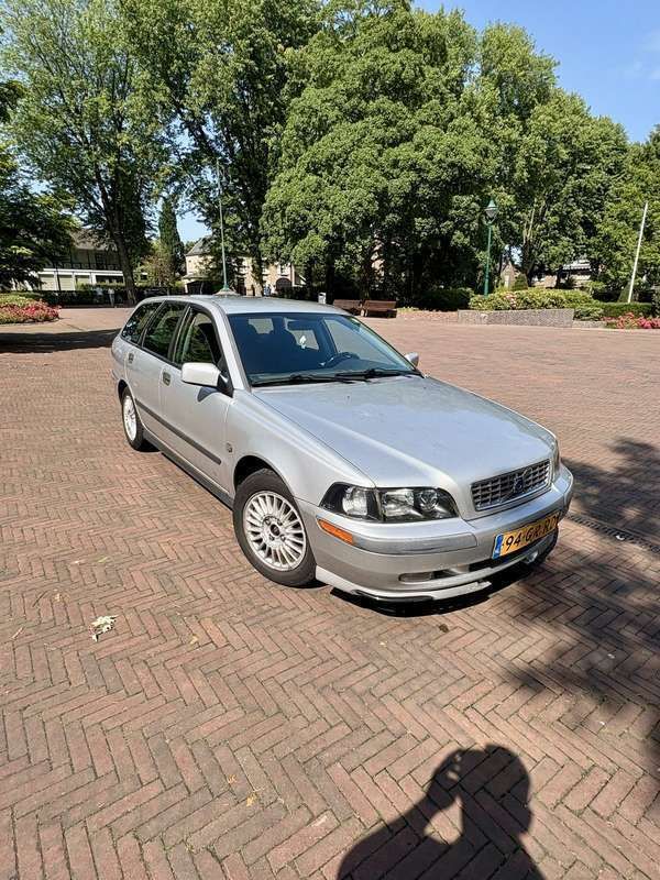 Gebruikt 2001 Volvo V40 Stationwagen | € 850 (Goede deal) - Afbeelding 1/4