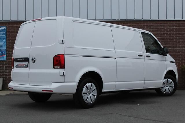Wit Nieuw 2024 VW T6.1 Van | € 39.875 (Goede deal) - Afbeelding 1/4
