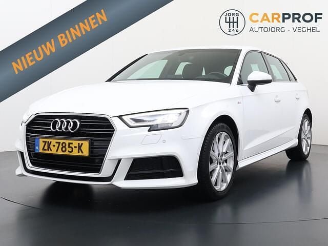 Wit Gebruikt 2019 Audi A3 Sportback Design Hatchback | € 15.995 (Eerlijke prijs) - Afbeelding 1/4