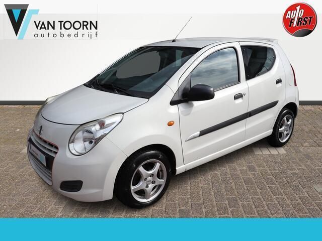 Wit, metallic lak Gebruikt 2014 Suzuki Alto Comfort Hatchback | € 4.948 (Eerlijke prijs) - Afbeelding 1/4